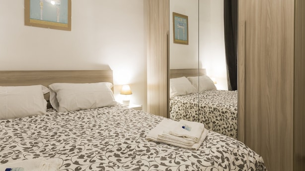 3 chambres, fer et planche à repasser, Wi-Fi gratuit, draps fournis