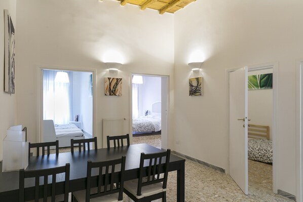 Apartment, 3 Schlafzimmer, Terrasse | Wohnbereich