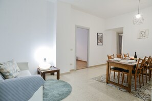 Apartamento, 3 quartos, 2 banheiros | Área de estar