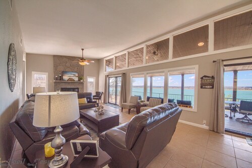 180 degree view of Canyon Lake! Upscale luxury awaits!