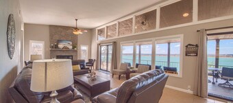 180 degree view of Canyon Lake! Upscale luxury awaits!