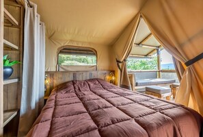 Tente Confort, 2 chambres (Kenya Plus) | Lavabo de la salle de bain