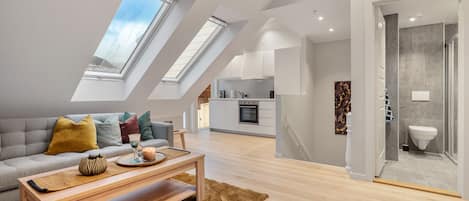 Appartement, 2 chambres, balcon | Salle de séjour