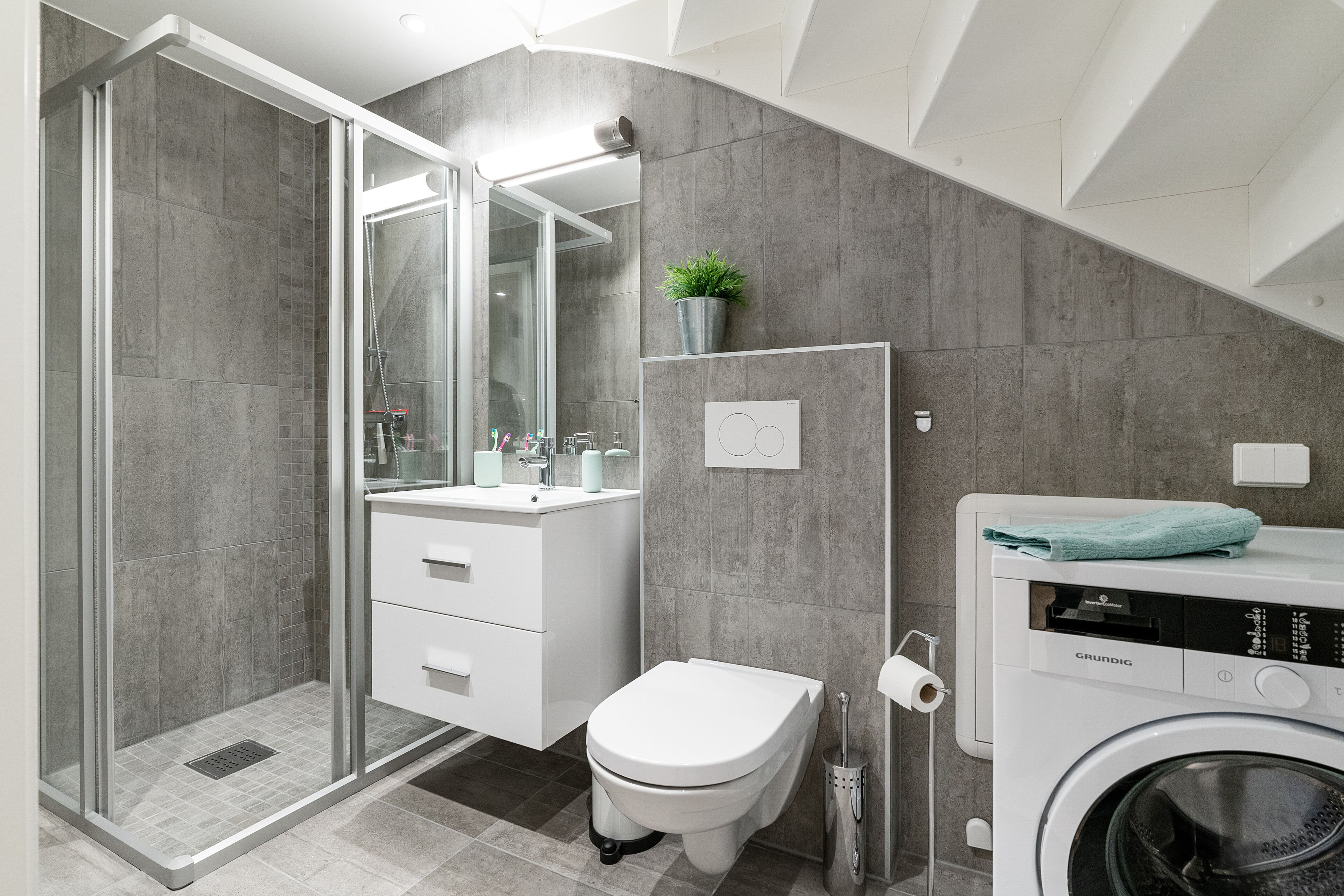 2 bedroom apartment, lower floor | Badezimmer