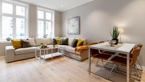 2 bedroom apartment, ground floor | リビングルーム | 薄型テレビ、床暖房