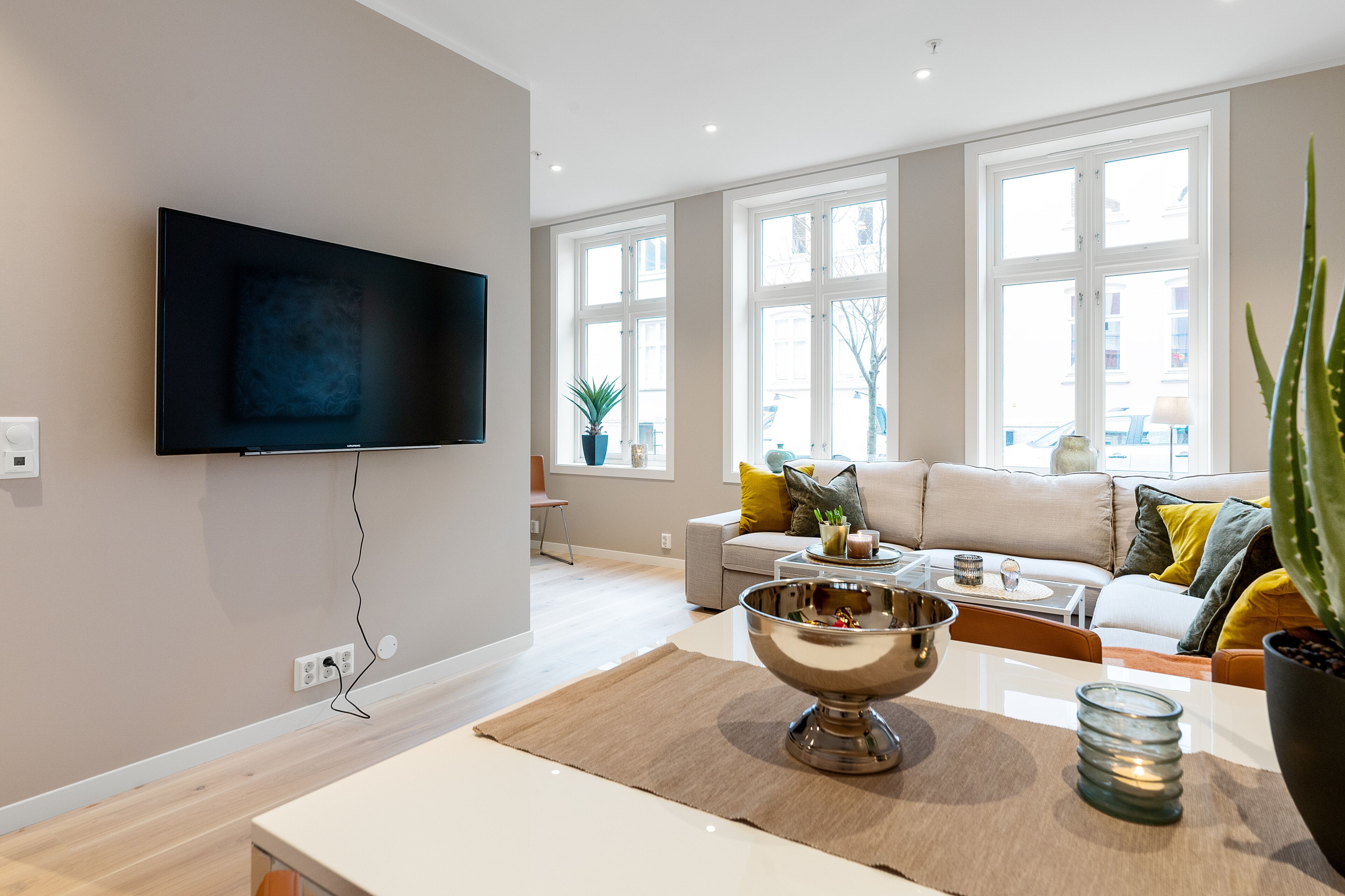 2 bedroom apartment, ground floor | Sala de estar | Televisión de pantalla plana y piso con calefacción 