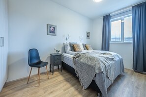 Ropa de cama hipoalergénica, decoración personalizada y escritorio