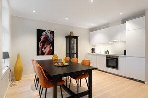3 bedroom apartment, 2nd floor | Spiseområde på rommet