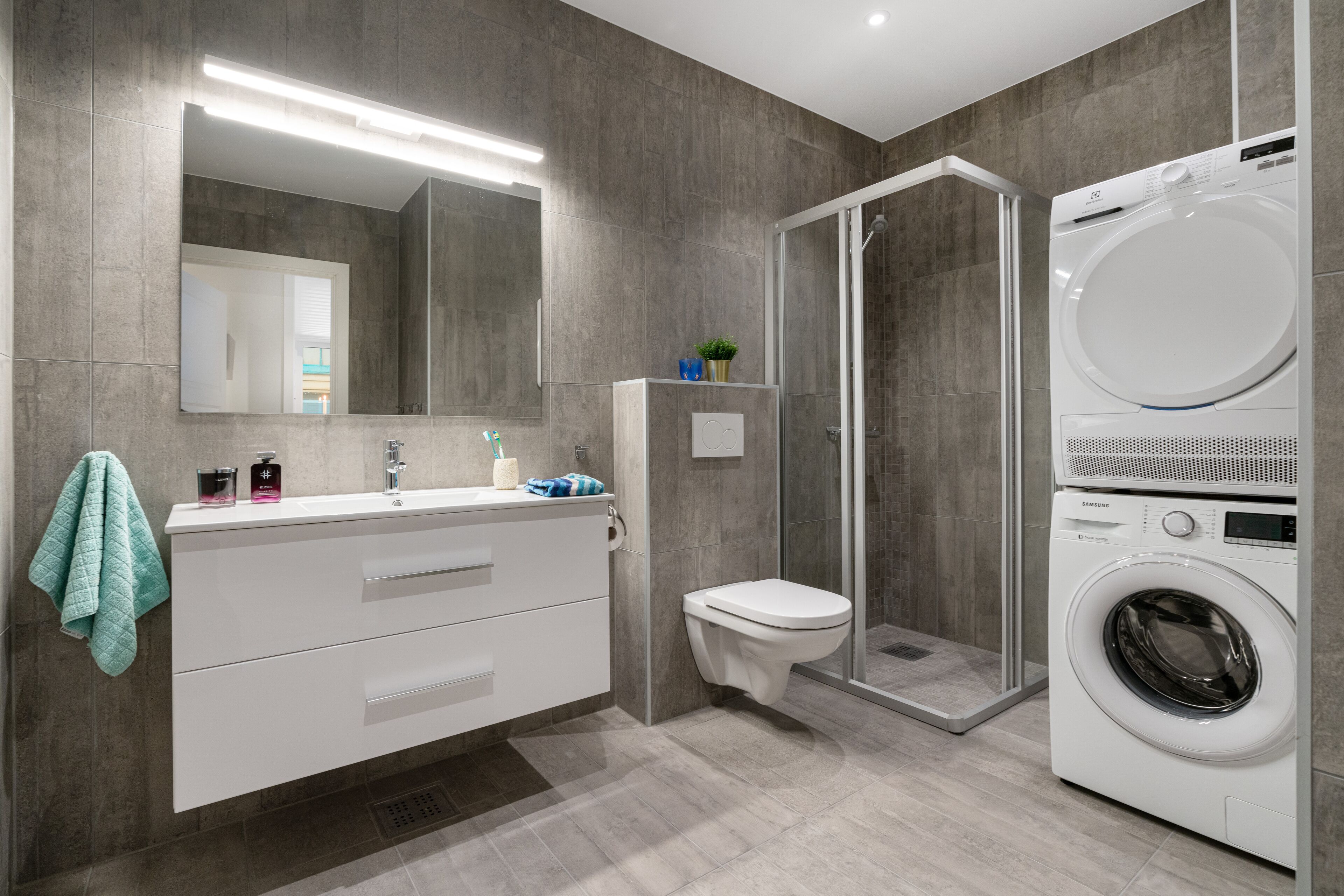Shower dan handuk