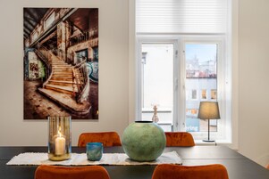 3 bedroom apartment, 1st floor | Essbereich im Zimmer