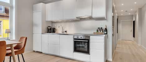 Refrigerador, horno, placa de cocina, lavavajillas