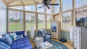 Duplex, 2 chambres | Aire de séjour