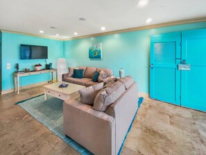 Duplex, 2 Bedrooms | Living area