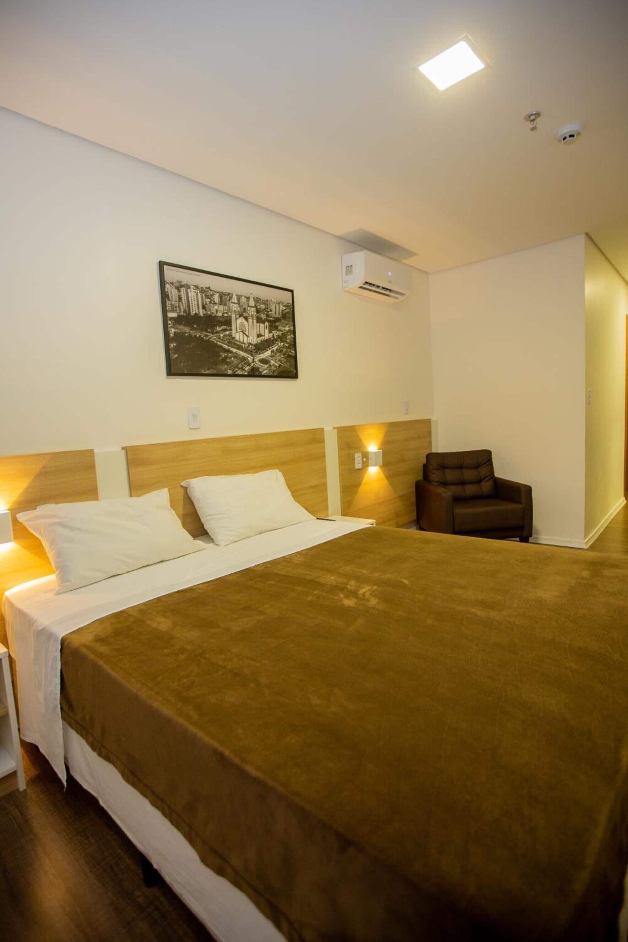 minibar, desk, laptop workspace, free wifi