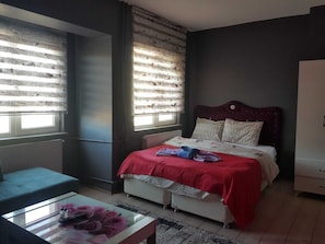 Elite Suite | Individually decorated, individually furnished, desk, laptop workspace - Kar Suit (Erzurum)