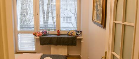 2 bedrooms, iron/ironing board, free WiFi, bed sheets