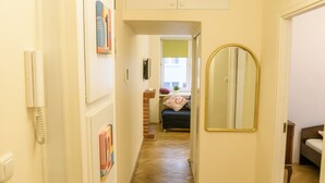 Leilighet – comfort | Oppholdsområde | TV