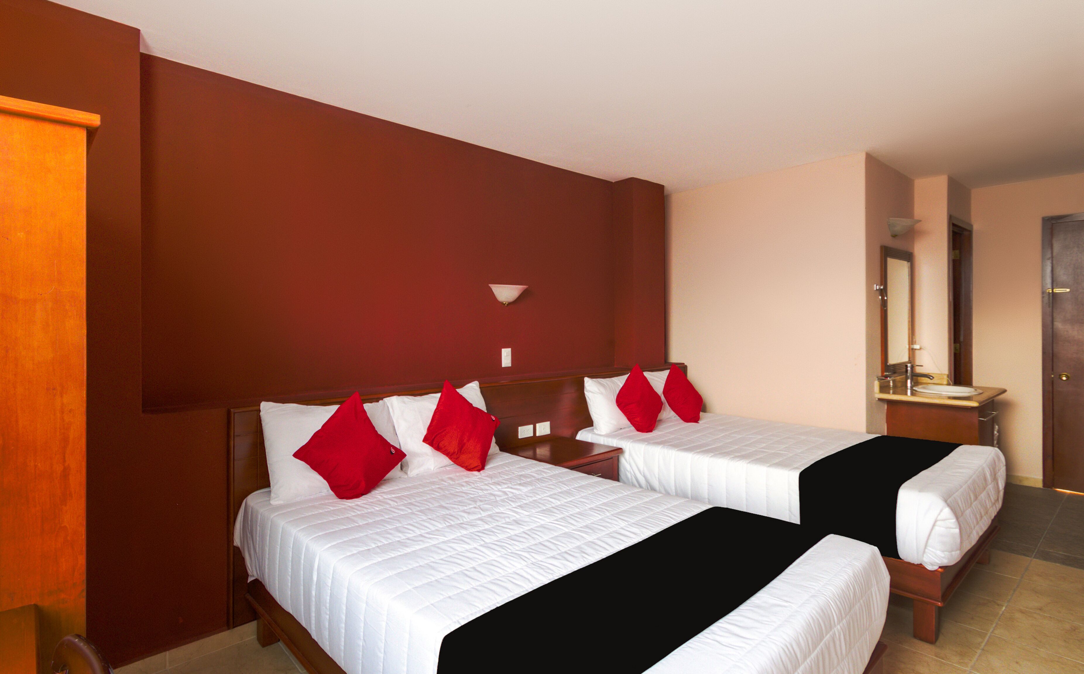 standard room, 2 double beds | desk, iron/ironing board, free wifi, bed sheets