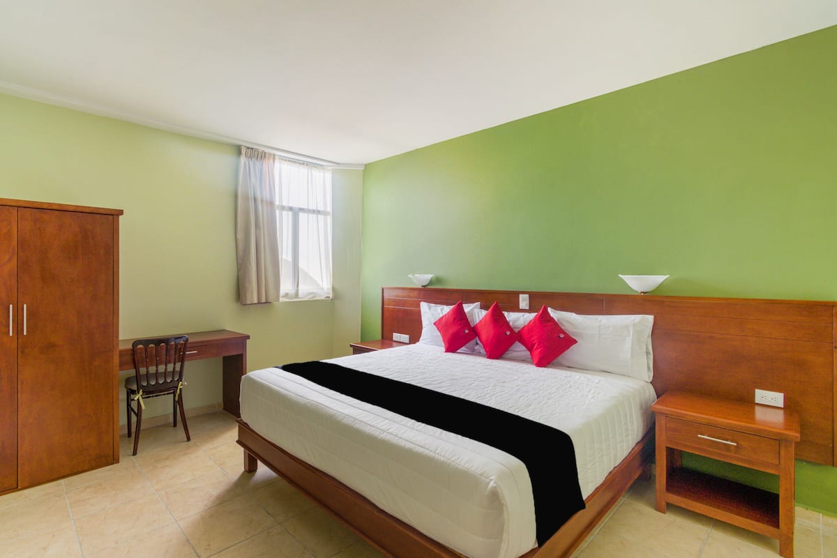 Superior Room | Desk, iron/ironing board, free WiFi, bed sheets