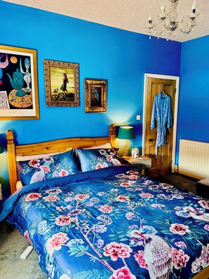 4 bedrooms, iron/ironing board, free WiFi, bed sheets - Beautiful Victorian House in Whitby (Whitby)