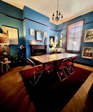 Dining - Beautiful Victorian House in Whitby (Whitby)