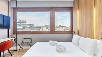 Standard Double Room, Non Smoking, Terrace | In-room safe, desk, laptop workspace, soundproofing