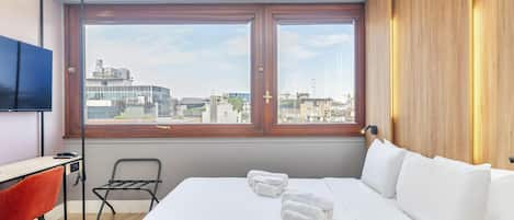 Phòng đôi Tiêu chuẩn, không hút thuốc, hiên | Két bảo mật tại phòng, bàn, khu vực làm việc phù hợp cho laptop