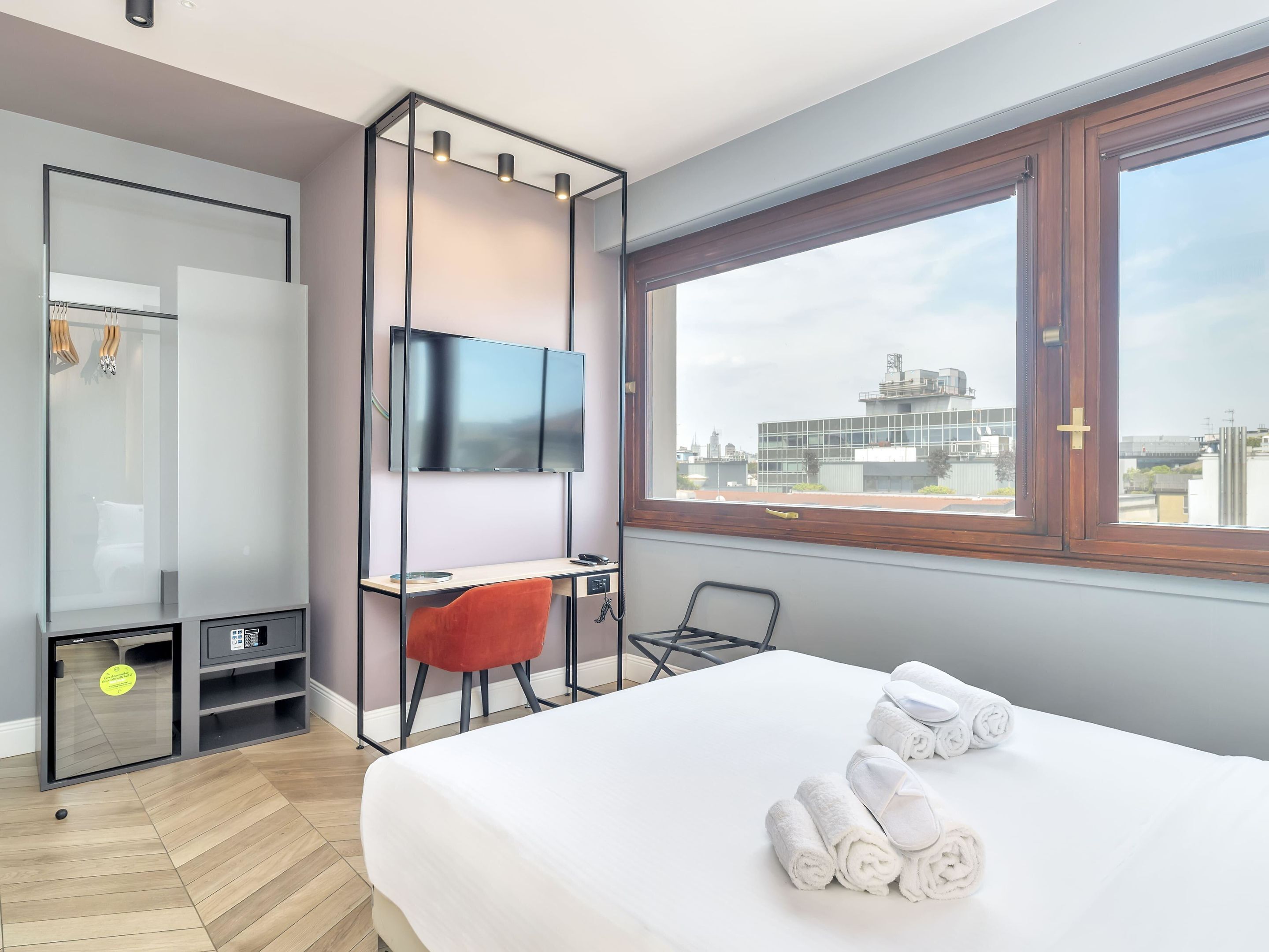 Standard Double Room, Non Smoking, Terrace | In-room safe, desk, laptop workspace, soundproofing