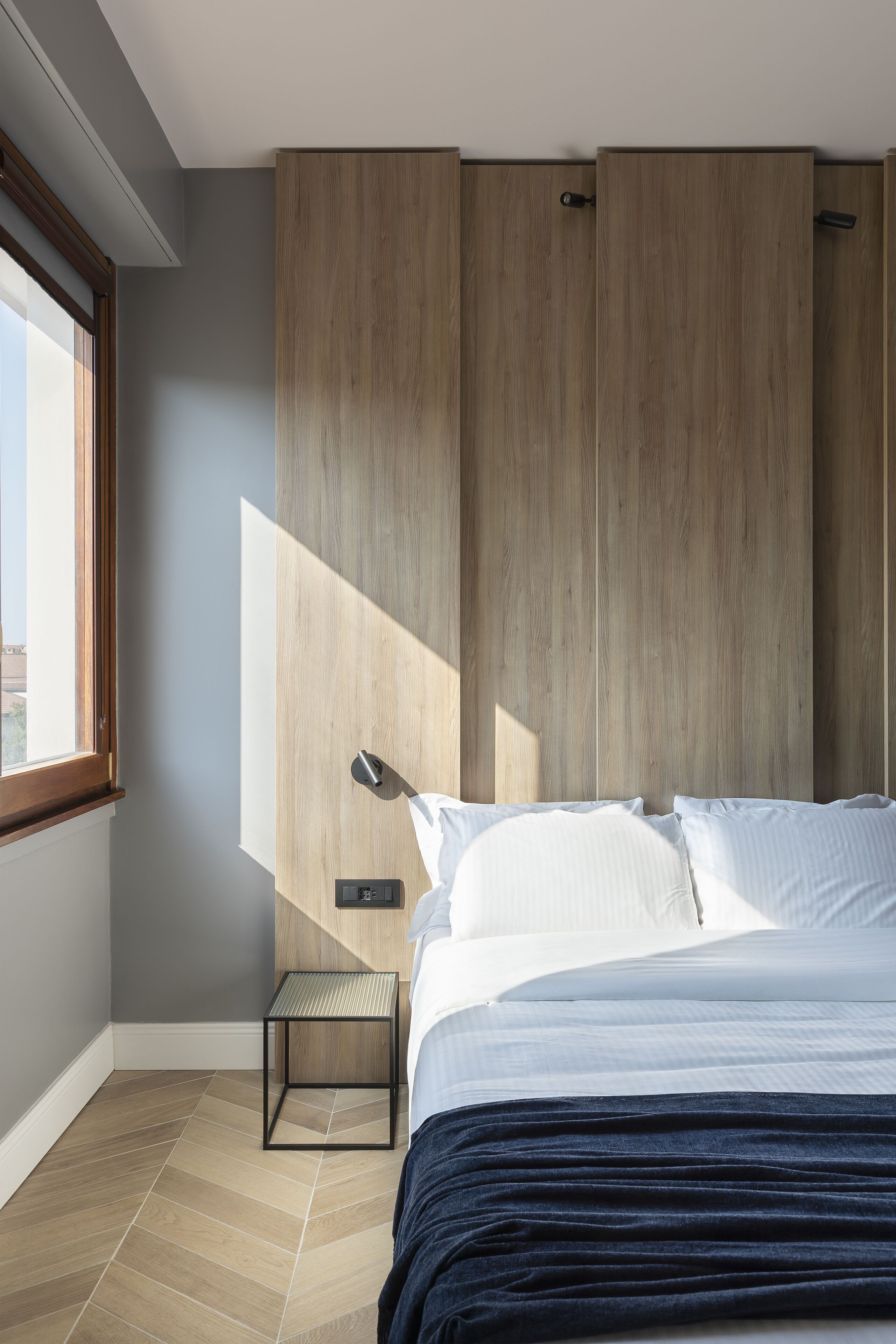 In-room safe, desk, laptop workspace, soundproofing