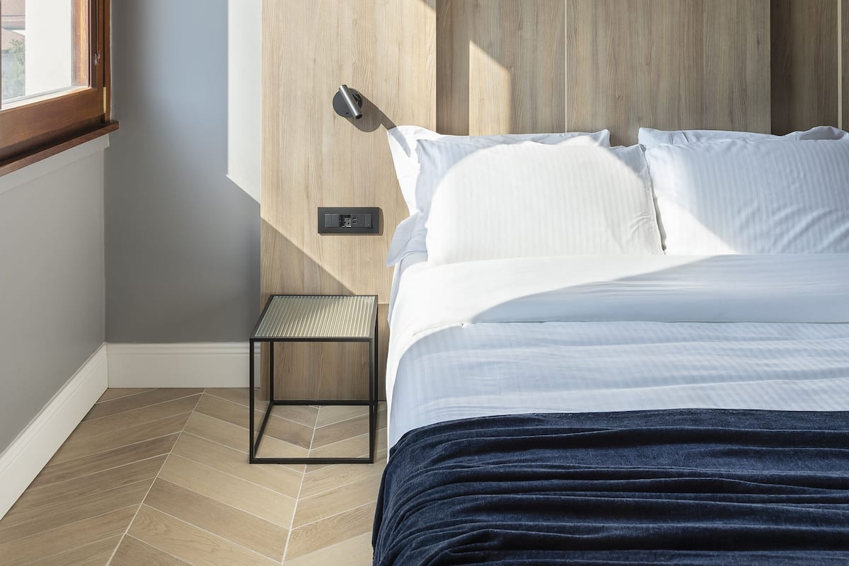 In-room safe, desk, laptop workspace, soundproofing