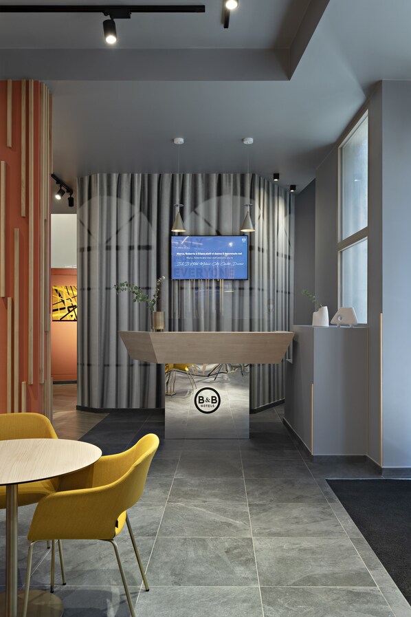 Reception - B&B Hotel Milano City Center Duomo (Milan)