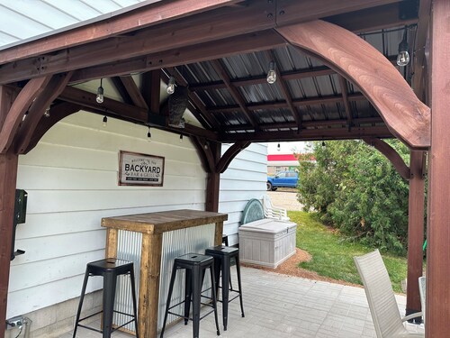 The Lake Mason Lodge - Entire "Lodge" for large groups!