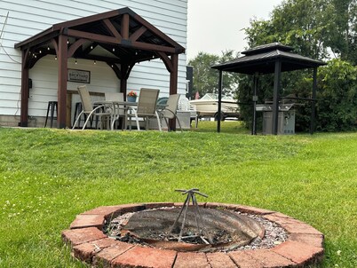 The Lake Mason Lodge - Entire "Lodge" for large groups!