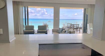 Beautiful Oceanfront Condo on Seven Mile Beach