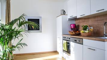 Kühlschrank, Ofen, Herdplatte, Geschirrspüler