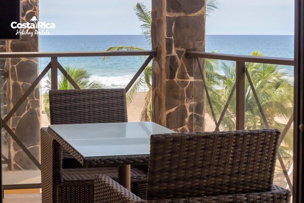 ラグジュアリー コンドミニアム 3 ベッドルーム キッチン オーシャンビュー | バルコニー