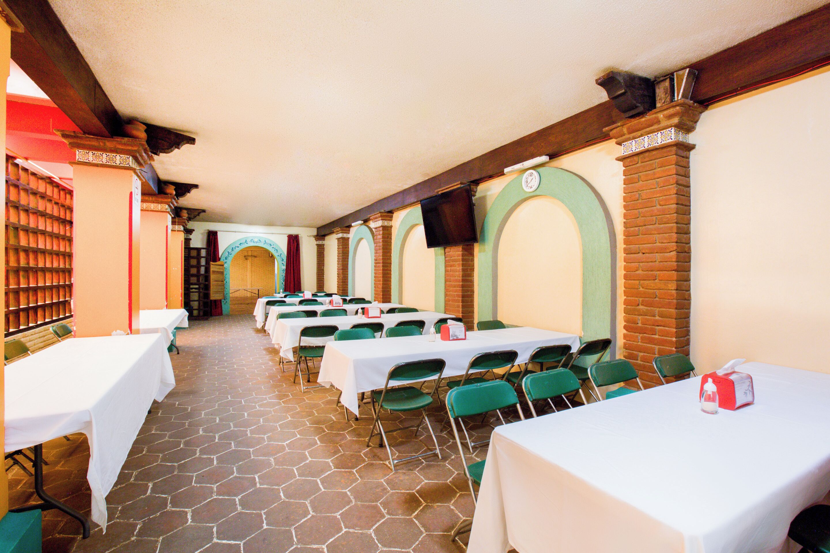 Se sirven desayunos, comidas y cenas 