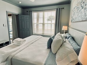 1 chambre, fer et planche à repasser, accès au Wi-Fi (inclus)