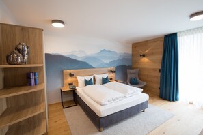 Business Room | Desk, laptop workspace, free WiFi, bed sheets - Leo (Miesbach)