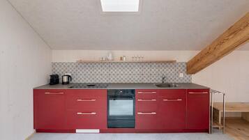 Kühlschrank, Ofen, Herdplatte, Geschirrspüler