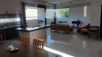 Desayuno completo incluido todos los días