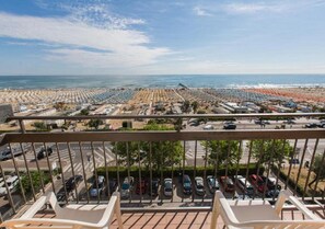 Premium bedding, memory foam beds, in-room safe, desk - Hotel Atlas (Rimini)