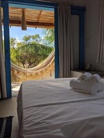 Minibar, free WiFi, bed sheets