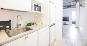 City Apartment, 3 Bedrooms | Private kitchen