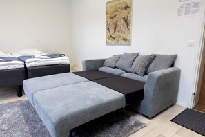 Family Apartment, Private Bathroom | Living area