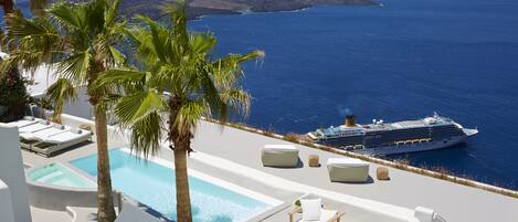 Piscina a l'aire lliure i piscina climatitzada