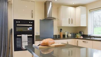 Refrigerador, microondas, horno, lavavajillas