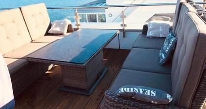 Floating house Elandi