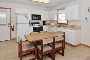 Fridge, microwave, oven, stovetop - Starlights Condos, OCEANFRONT, Extraordinary View, Together Yet Private! (Buxton)