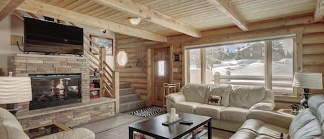 House (4 Bedrooms) | Front of property